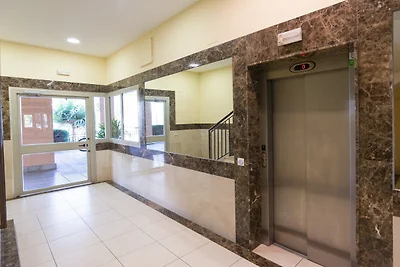 Appartamento con terrazza, piscina,...