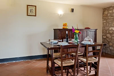 Altbauwohnung in Magione mit Pool