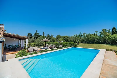 Abgelegene Landvilla mit Pool