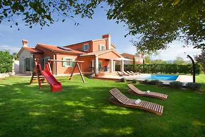 Villa in Nedescina mit Schwimmbecken