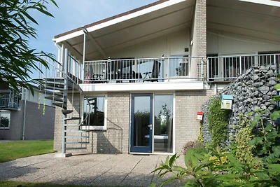 Ferienhaus in Kamperland mit Terrasse