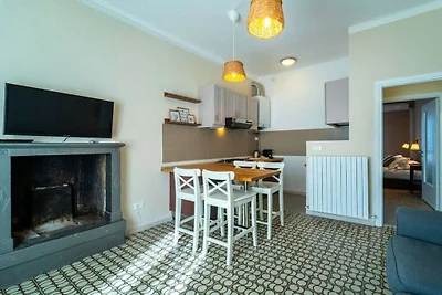 Lotus Apartment with Lakeview