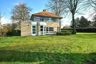Villa in Frankrijk met terras en tuin
