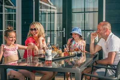Chalet spacieux avec piscine pour 4 personnes