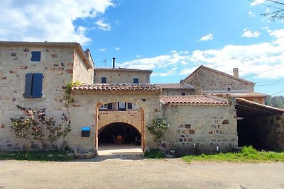 Attraktive Maison in Sanilhac mit Garten