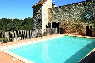 Castello con piscina e vista vicino ad Agen