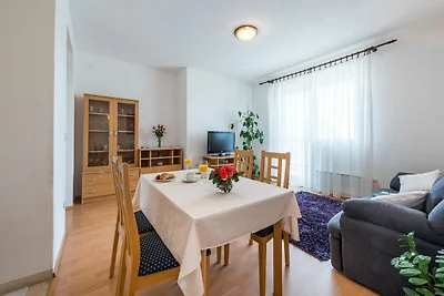 Apartment Lena - Three-Bedroom Apartment with...