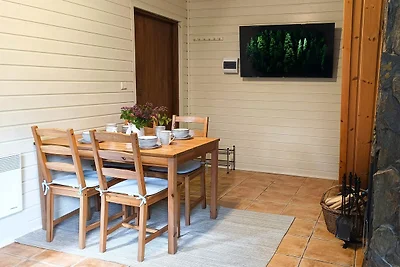 Ferienhaus mit Kamin und großer Terrasse