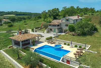 Villa in Vižinada mit Schwimmbecken