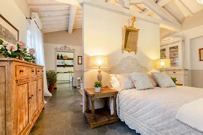 Villa romantica a Pescia con piscina