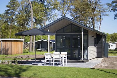 Schönes kleines Haus mit Veranda, 2 km.