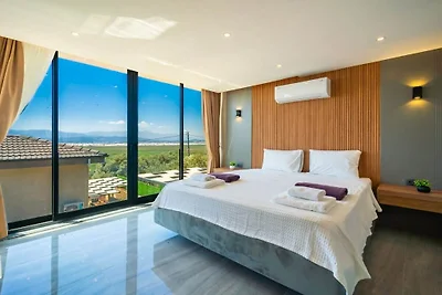 Villa in Kalkan mit Schwimmbecken