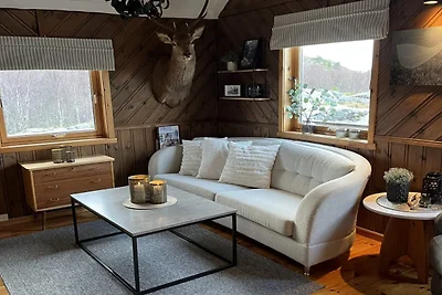 7 person holiday home in Kvenvær