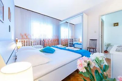 Holiday Home Lido - Three Bedroom Holiday Hou...