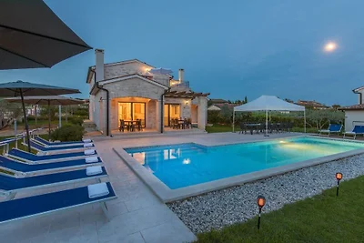 Villa in Vabriga with swimming pool