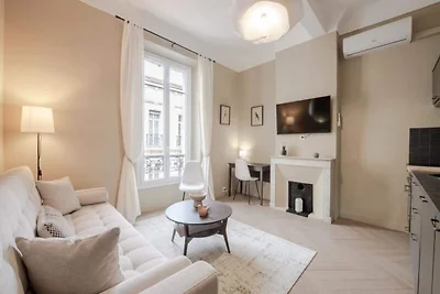 2P Renoviertes Herz von Cannes