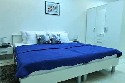 Charming Sinj Town Studio Apartments - Studio...