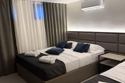 Studio Apartment (The Marina studio) -S6