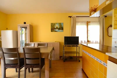 Wohnung Estany mit Terrasse