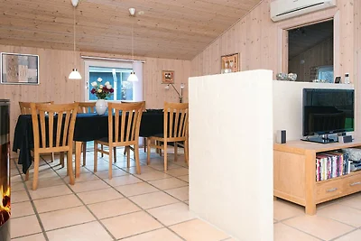 6 Personen Ferienhaus in Oksbøl-By Traum