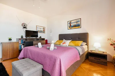 Three Bedroom Apartment with Terrace and Sea...