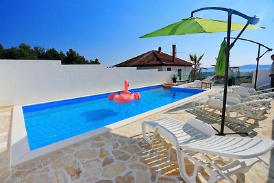 Modernes Apartment in Bibinje mit Pool