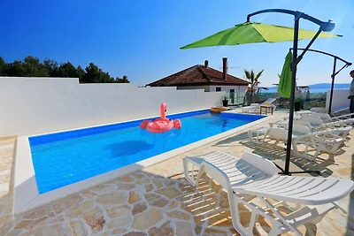 Appartamento moderno a Bibinje con piscina