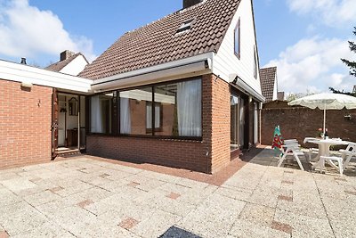 Ferienhaus in Noordwijkerhout mit Terrasse in...