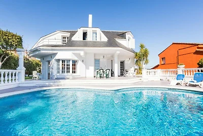 Schönes Haus mit privatem Pool