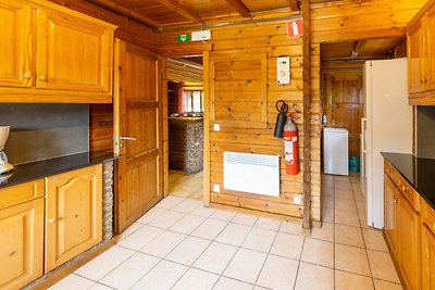 Ruim chalet in Durbuy op 200 m van de...