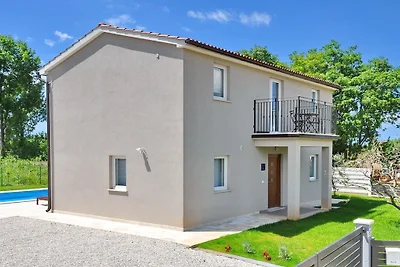 Ferienhaus in Tinjan mit Schwimmbecken