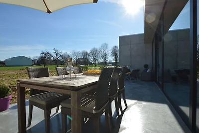 Moderne Dalhem-Villa mit Aussicht