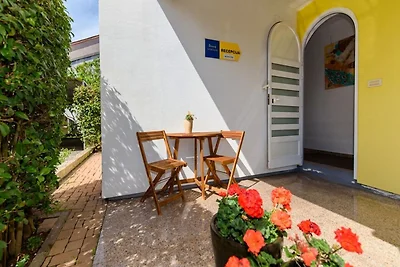 Geräumiges Apartment in Sukošan mit Balkon