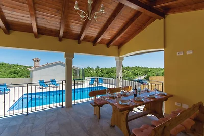 Villa mit privatem Pool und Meerblick