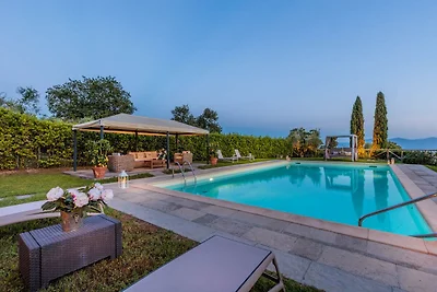 Steinhaus in Toskana mit Pool und Weinbergen