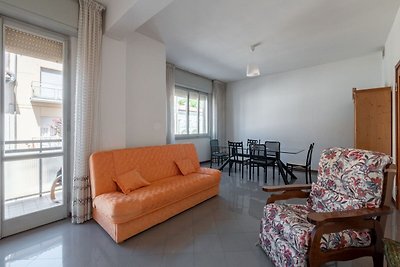 Einfaches Ferienhaus in Fano mit Terrasse
