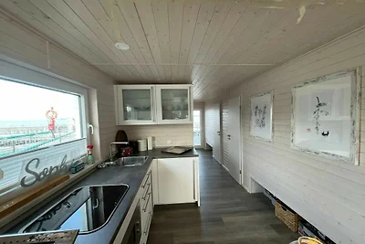 Hausboot in Stralsund mit Schwimmbecken