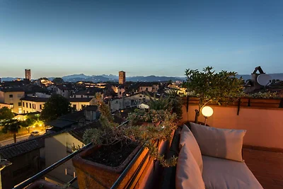 Penthouse mit Panoramaterrasse in Lucca