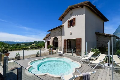 Villa in Sant'Angelo mit Talblick