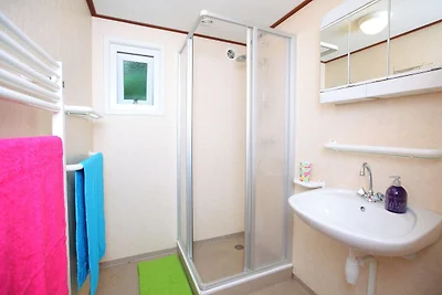 Chalet con arredo funzionale, microonde combi...