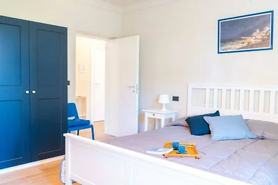 Lemon Apartment with Garden and Sea View