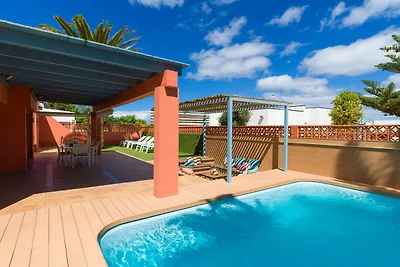 Villa in Corralejo mit privatem Pool