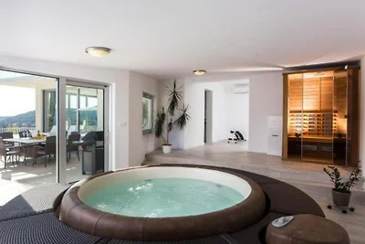 Villa Dupcic - Five-Bedroom Villa with Privat...