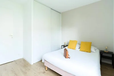 Appartamento a Lione con Piscina e Terrazza