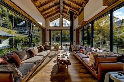 Chalet + 10m pool, daily housekeeping &...