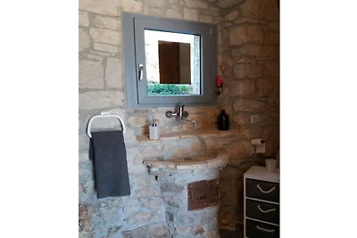 Ferienhaus in Kastelir mit Schwimmbecken