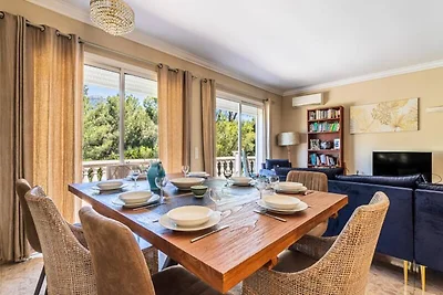 Villa in Toulon mit Pool und Waldblick