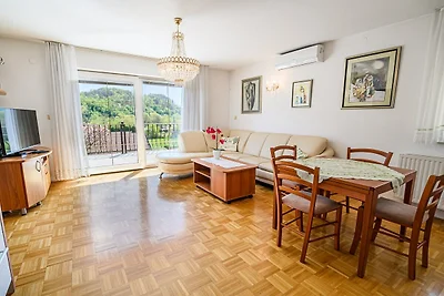 Sunny and Spacious Apartments with Terrace ne...