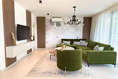 Three-Bedroom Penthouse (The Riviera Three)