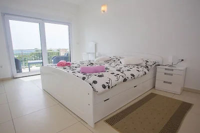 III in Villa Sunce
